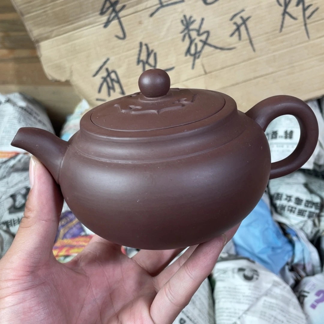 茶壶紫砂老厂紫砂壶一件。