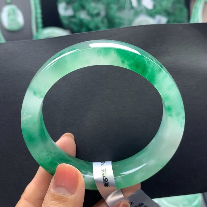 石英质玉未镶嵌手镯