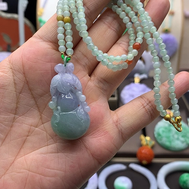 庆***垚吊坠(赠链)未镶嵌翡翠