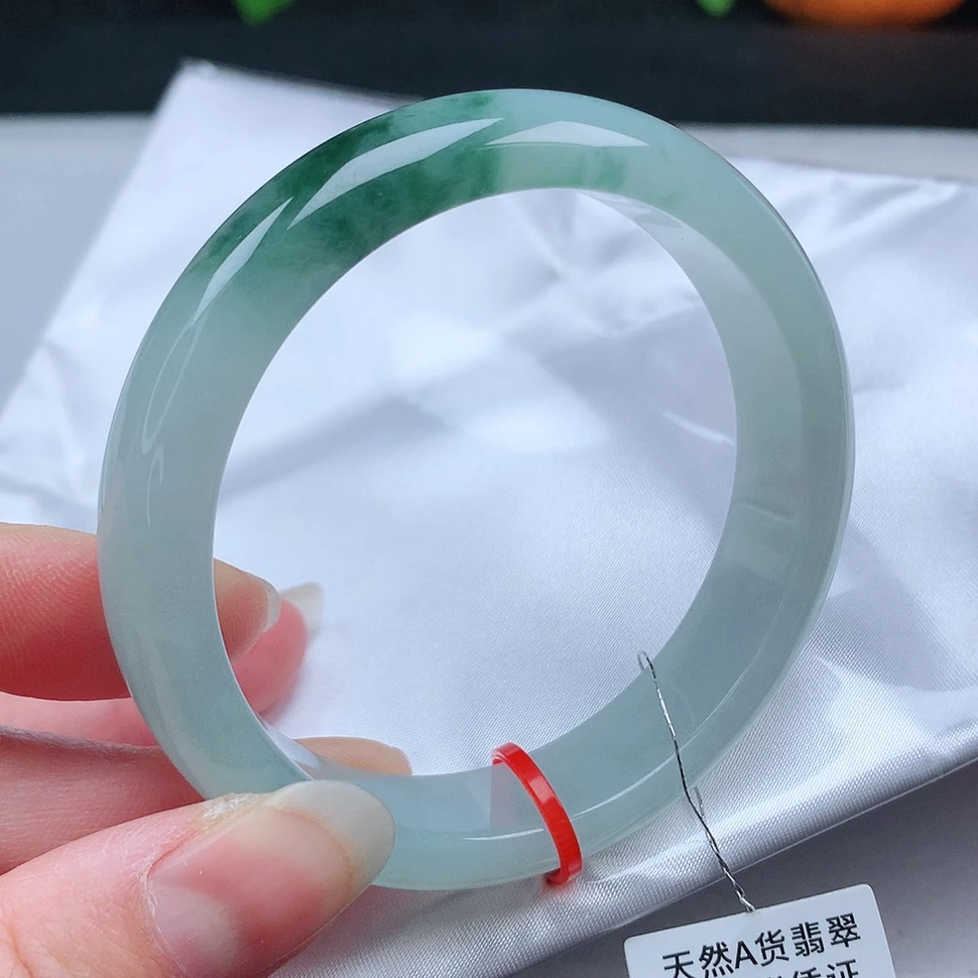 翡翠手镯未镶嵌58圈