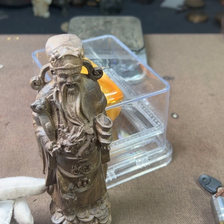 精品摆件工艺品等