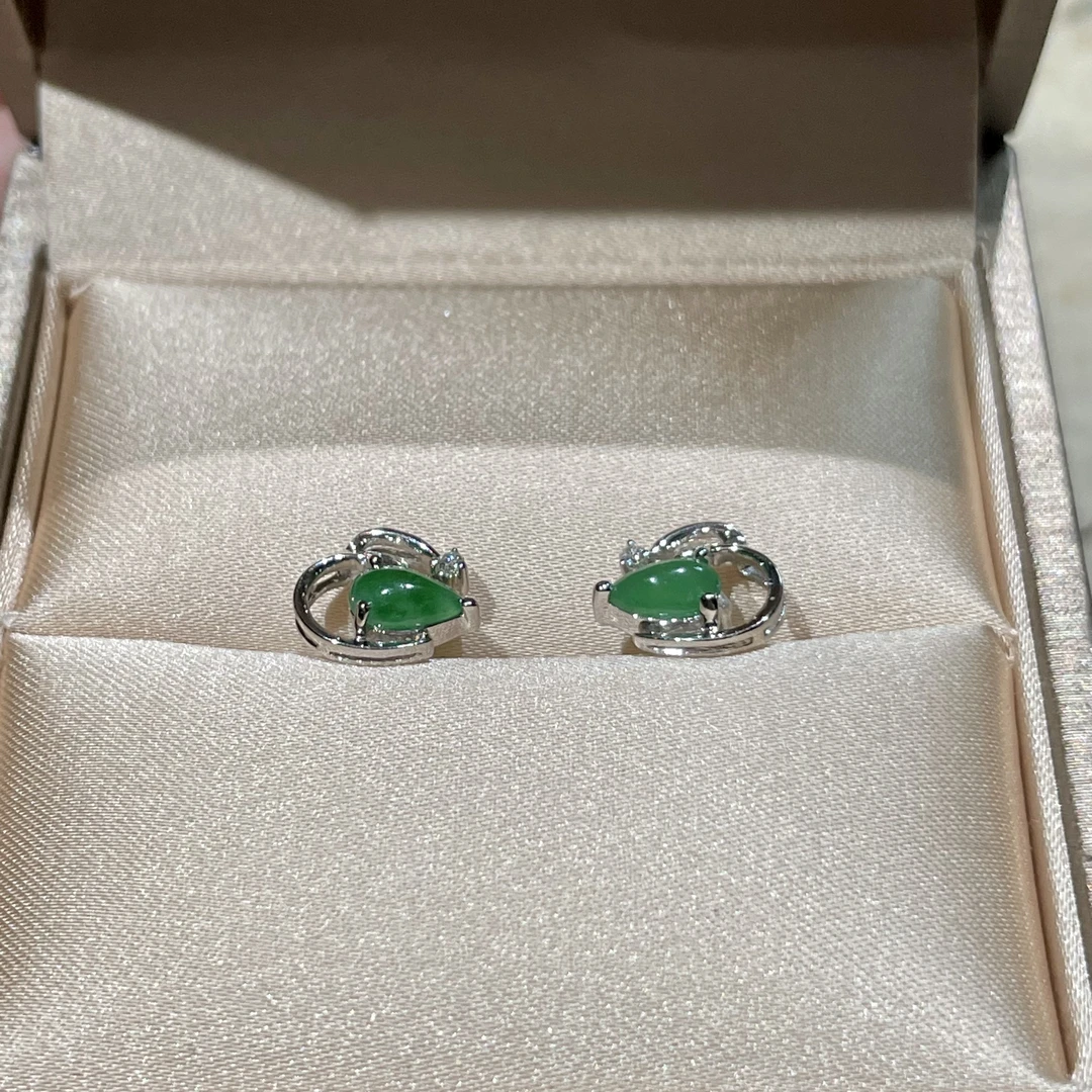 18K金镶嵌天然钻石耳饰耳钉一对可爱时尚百搭简约小兔子