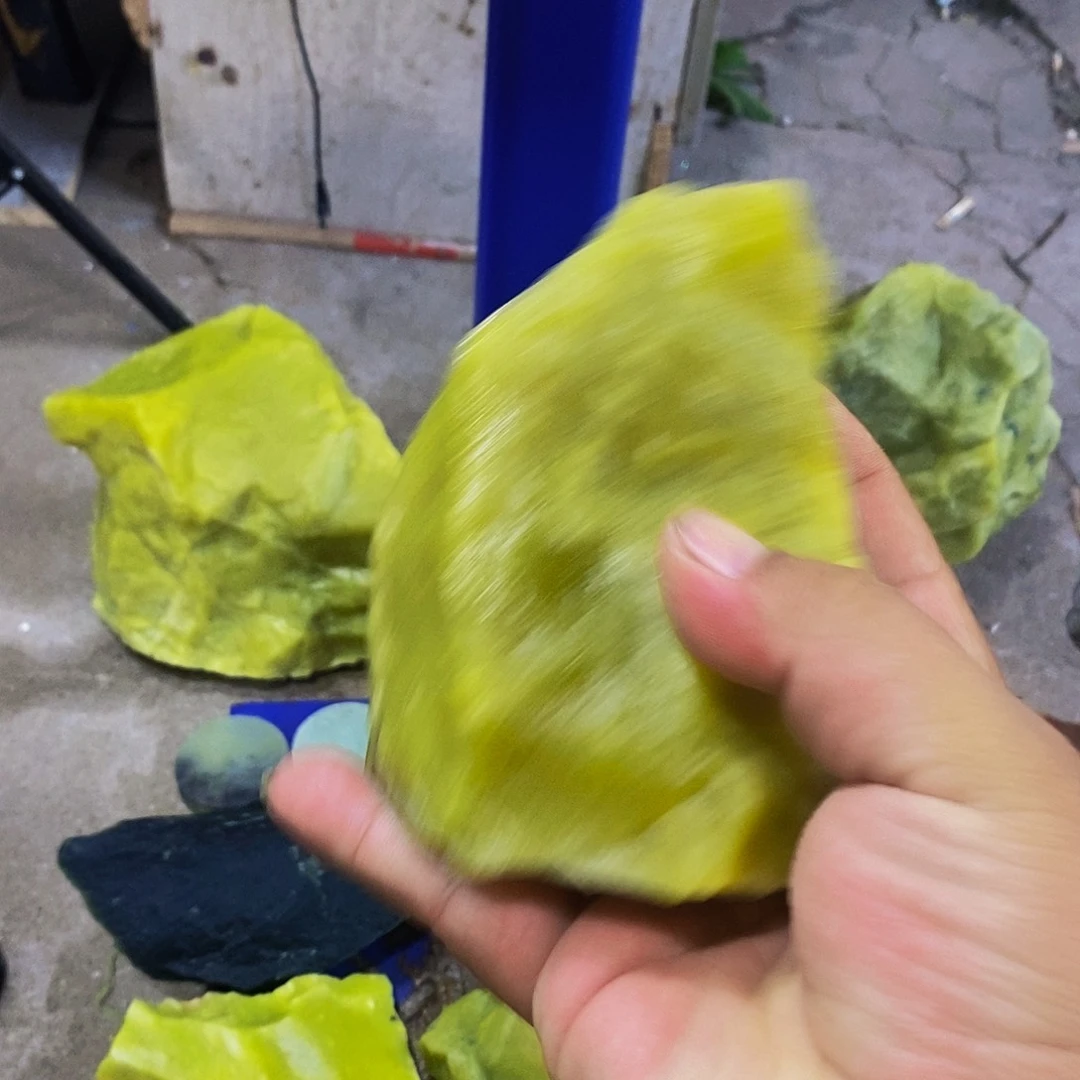 冷***你岫玉未镶嵌岫玉原石