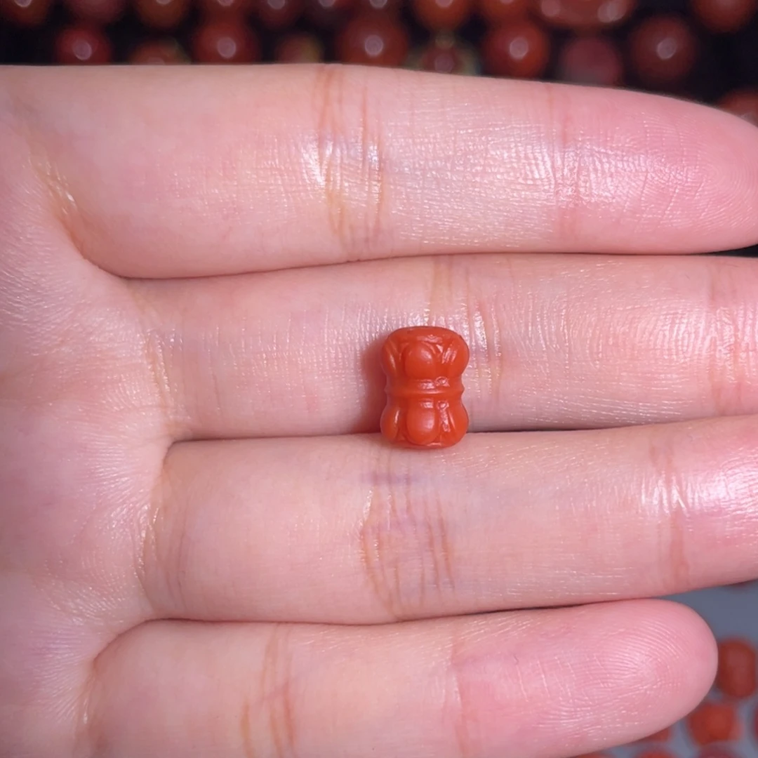 南红玛瑙未镶嵌并蒂莲7mm+