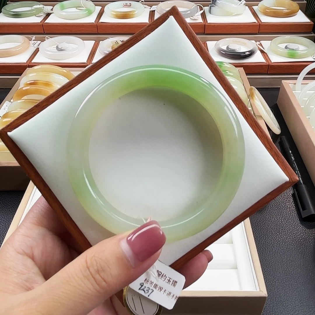 未镶嵌手镯和田玉56