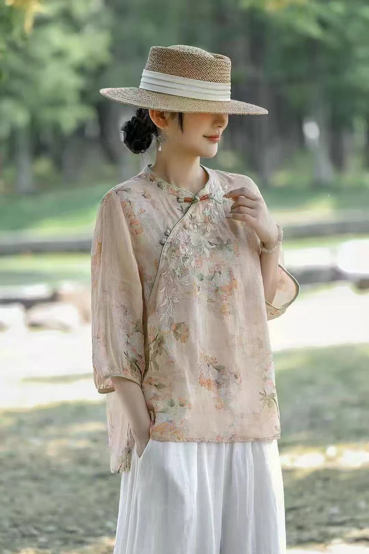 富贵人家2025夏季复古文艺国风麻纱刺绣新中式宽松五分袖轻薄衫