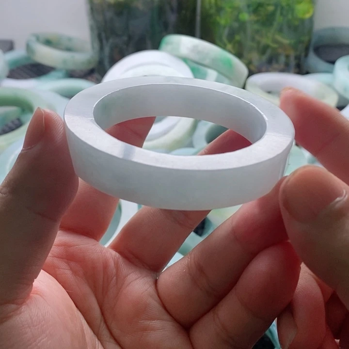 未镶嵌A货定制翡翠