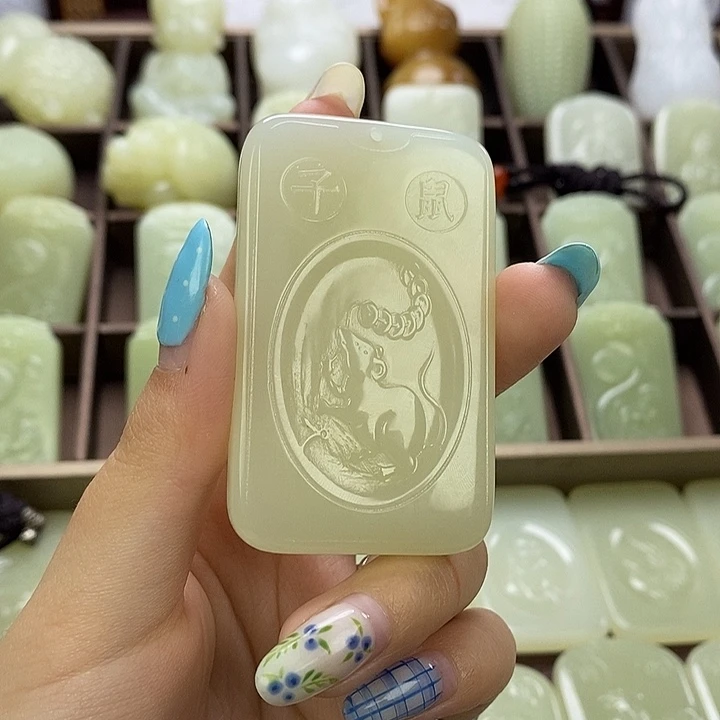 昆仑石双面守护鼠