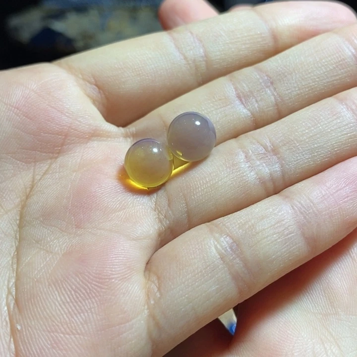 能***崽未镶嵌琥珀裸石琥珀