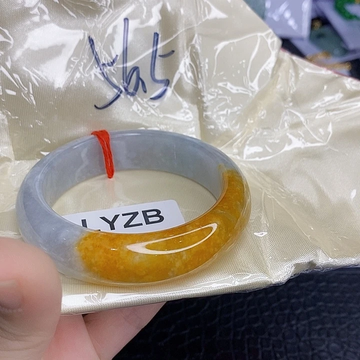 翡翠手镯未镶嵌一图一物实物为准