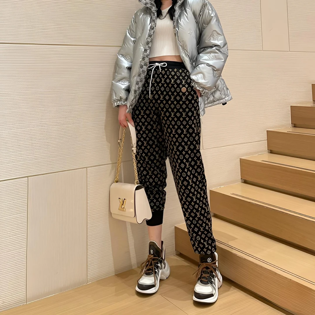 未使用 LouisVuitton/路易威登 2506105/M码/老花Logo满印束脚裤