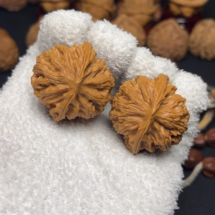 文玩核桃把件37尺【苹果园】