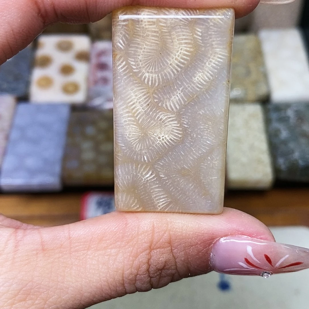 硅化玉颈饰合金薇**爱