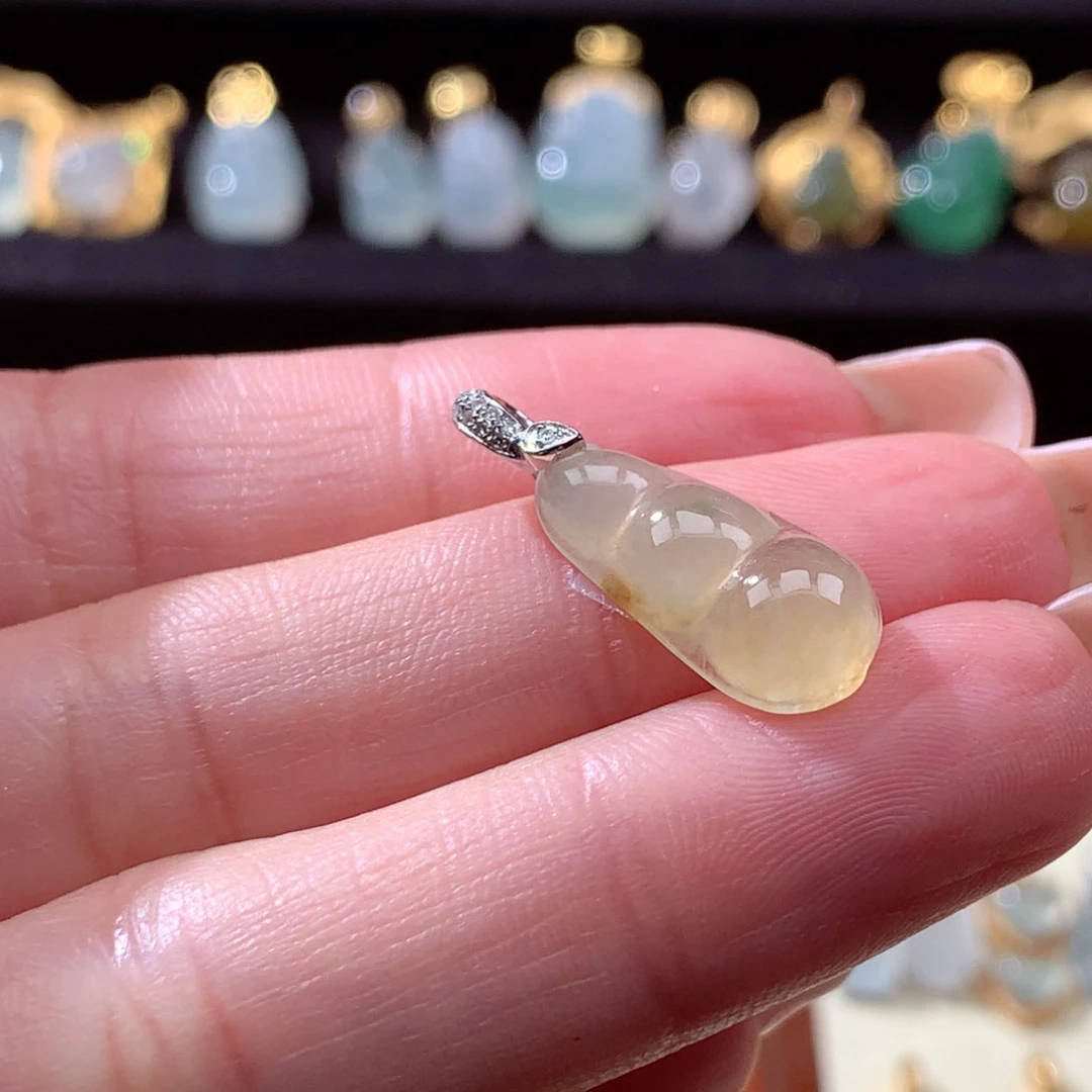 翡翠颈饰18K金镶嵌翡翠