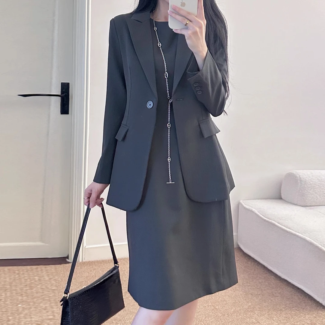 大码高级感灰色西装套装胖mm韩版气质职场穿搭轻奢职业裙子两件套