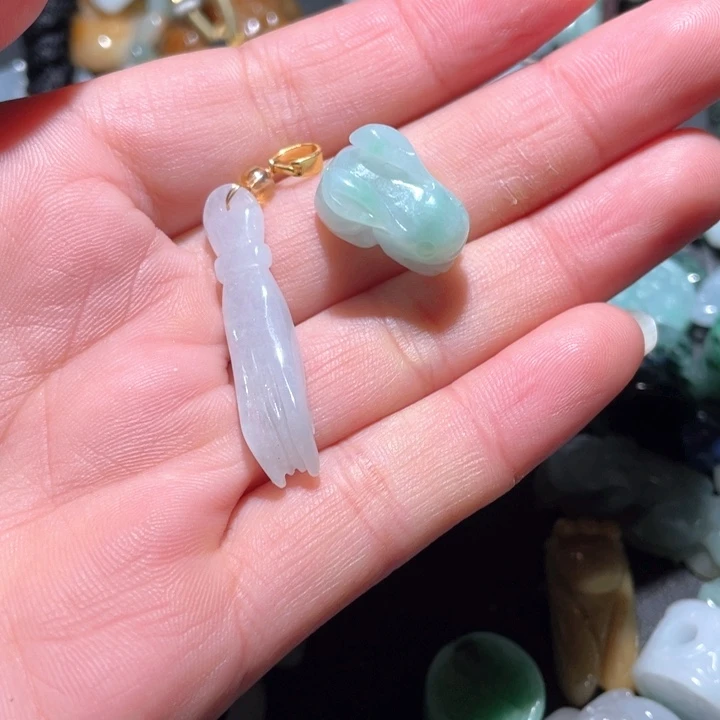 【闪购商品】翡翠颈饰未镶嵌用****9天然翡翠