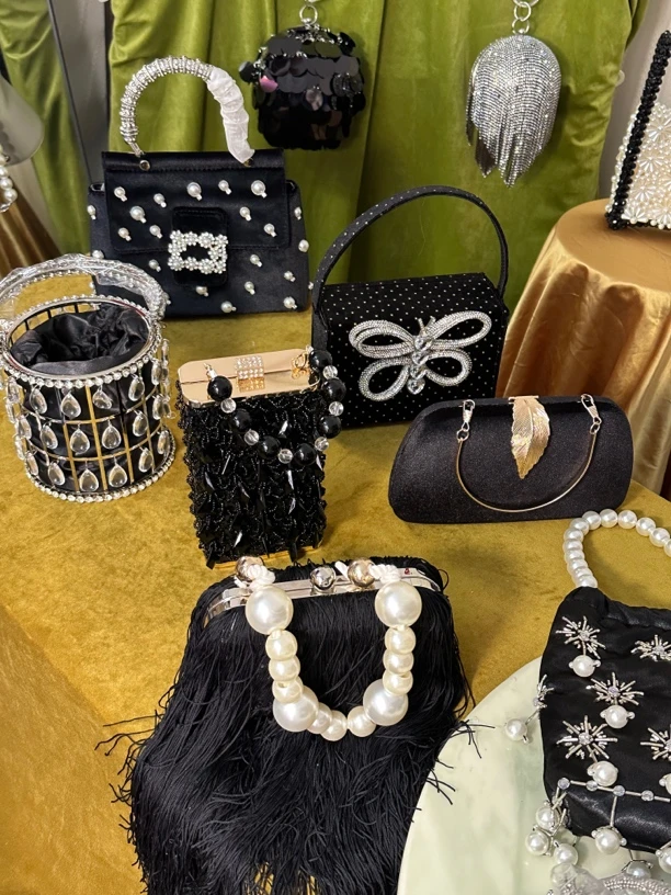 617-670手工盒子手机包有链条可斜挎（默认有瑕）