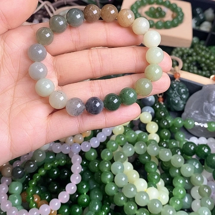 和田玉（碧玉）颈饰未镶嵌