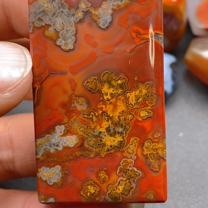 玛瑙/玉髓颈饰未镶嵌敖**刘