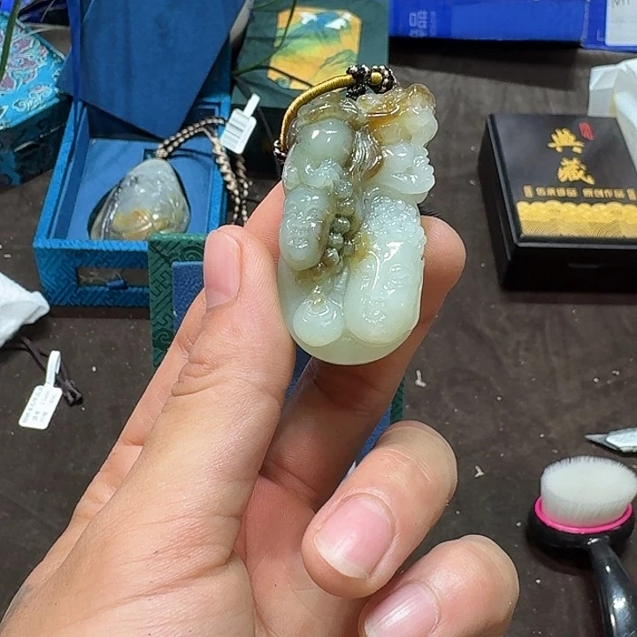 未镶嵌和田玉（糖玉）车挂