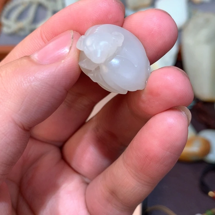 和田玉颈饰未镶嵌鱼*墨