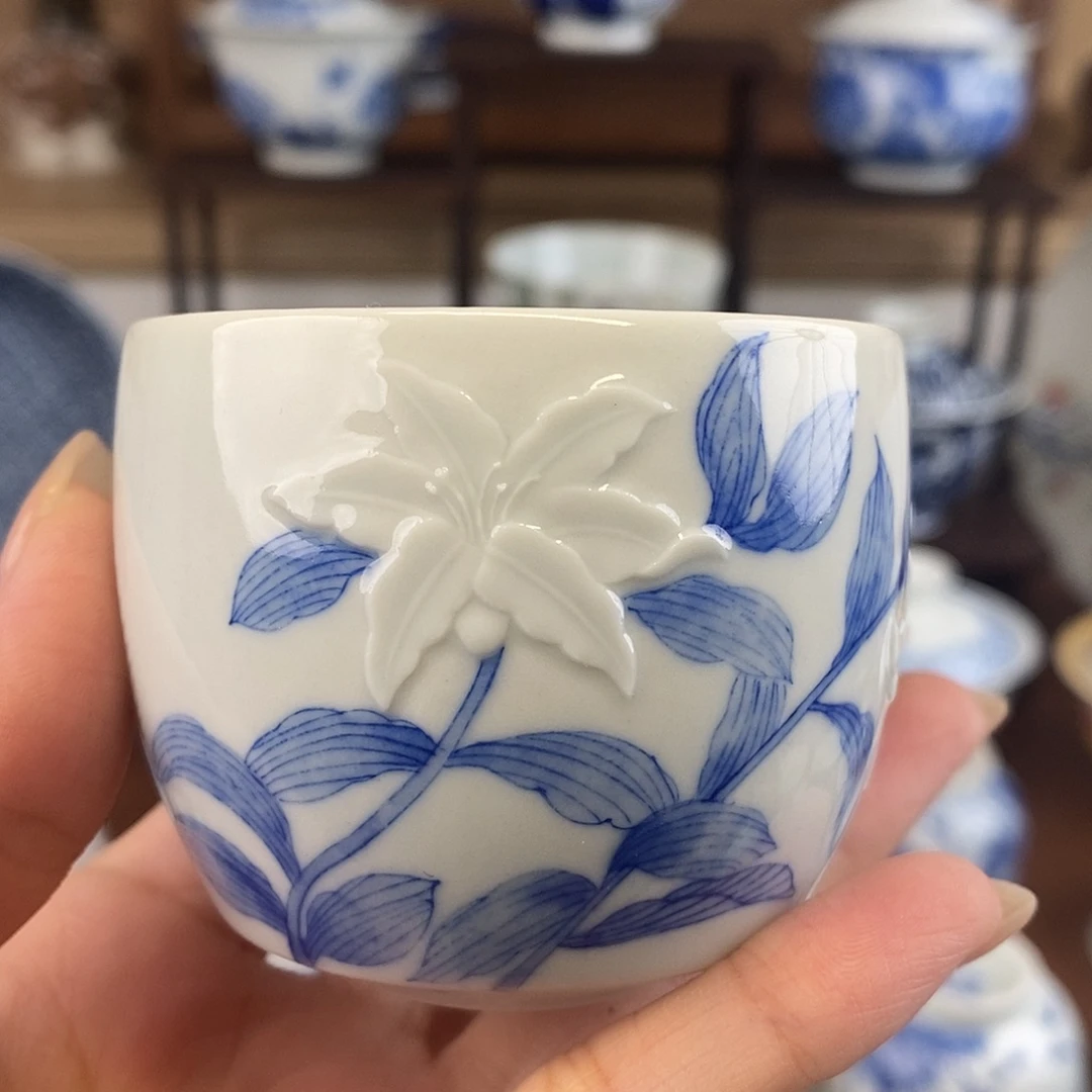 青堂造物堆雕百合花卉杯