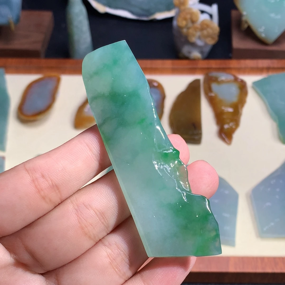 翡翠未镶嵌挂件天然