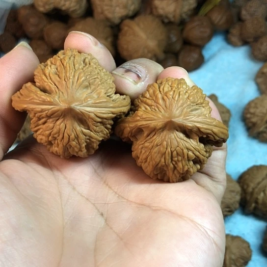 文玩核桃吊坠打底虎头