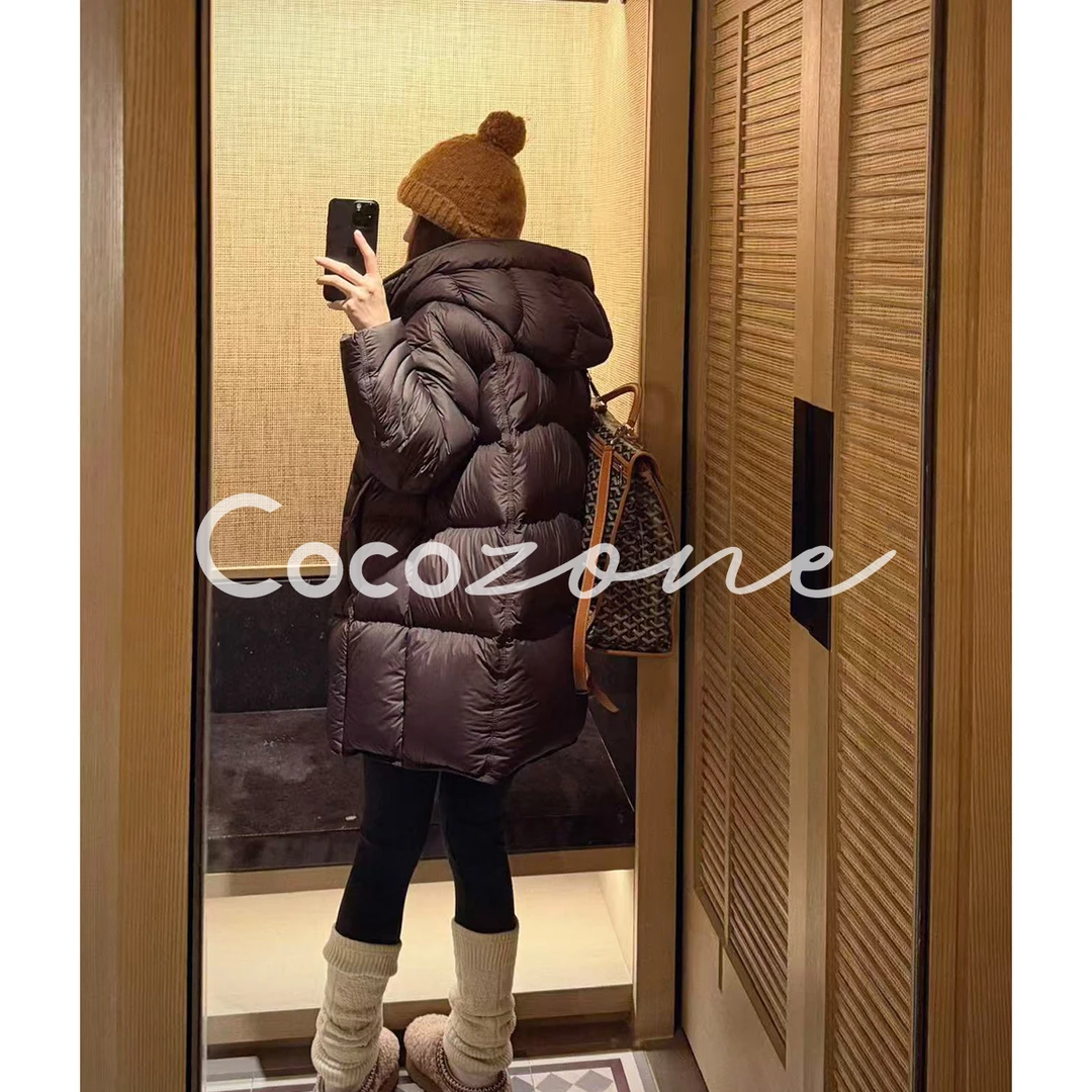 COCO ZONE刘 一一 “黑天鹅”90白鹅绒面包格纹鹅绒服 CD2A3026