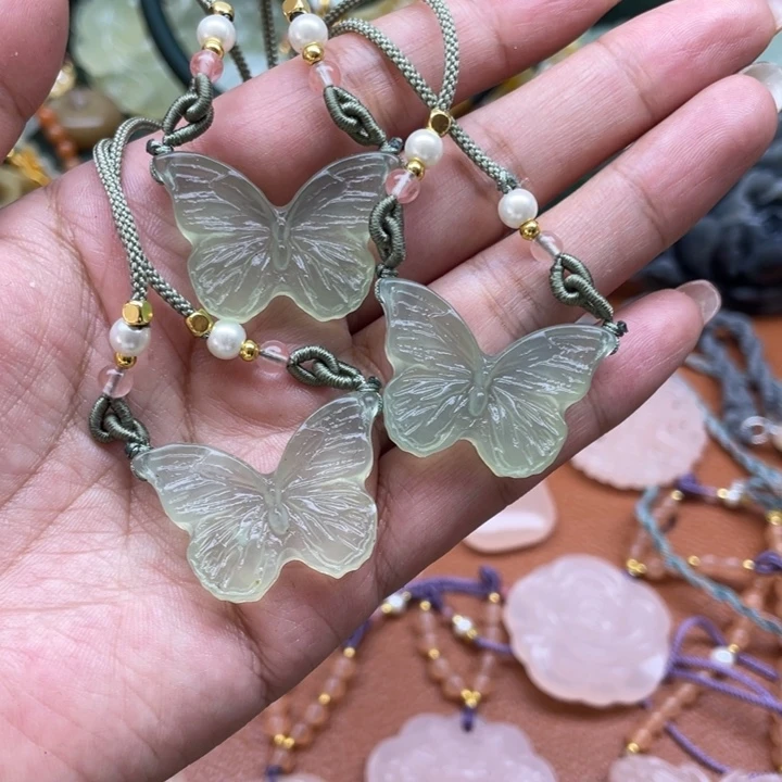 蛇纹石玉未镶嵌颈饰