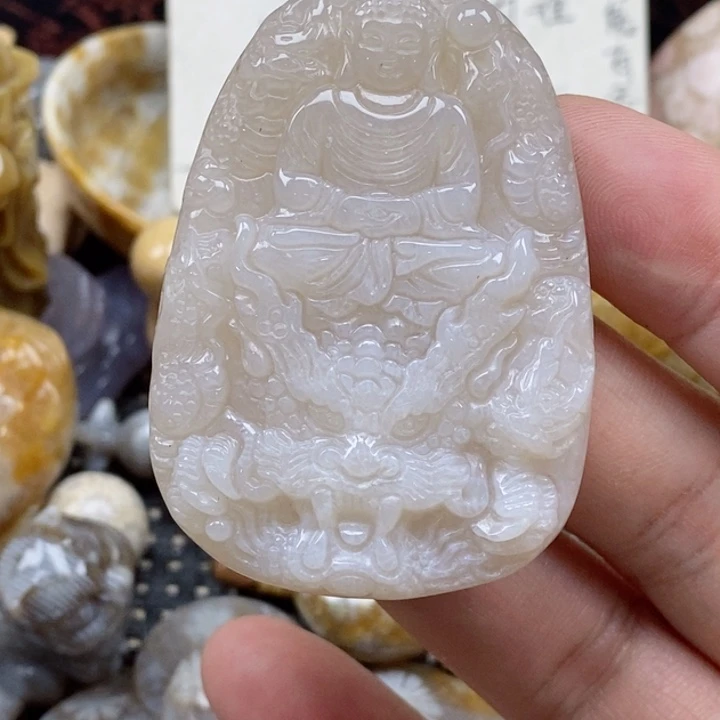 颈饰未镶嵌硅化珊瑚（珊瑚玉）