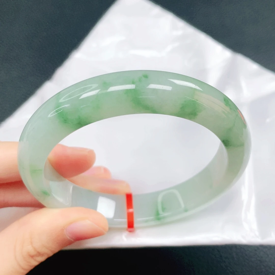 翡翠未镶嵌手镯56圈口