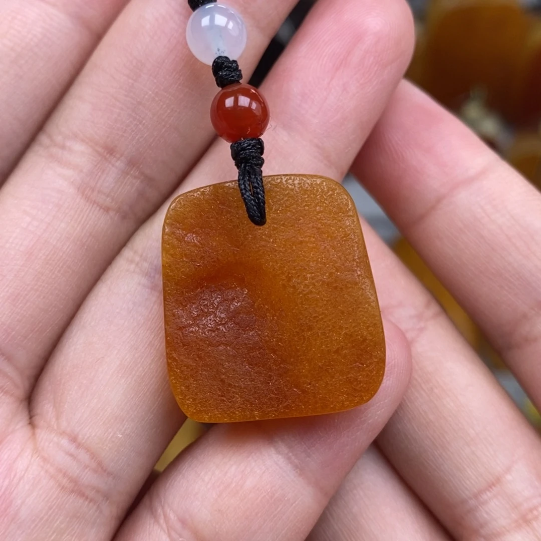 未镶嵌琥珀珠宝奇石