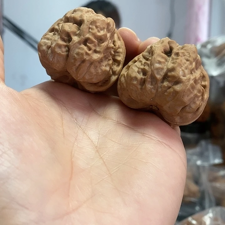 文玩核桃把件40蛤蟆头红皮大肚子