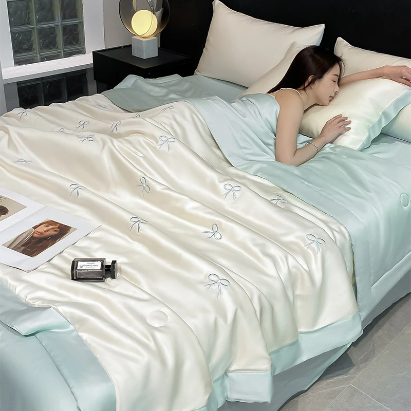 洁丽雅夏季冰丝夏凉被四件套空调被丝滑裸睡双人被子床单人三件套