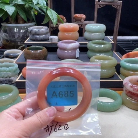 未镶嵌手镯石英质玉幸*