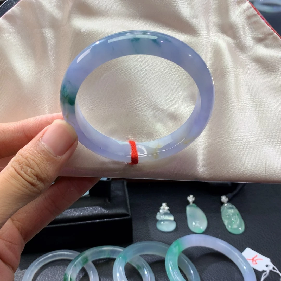 翡翠未镶嵌手镯正圈