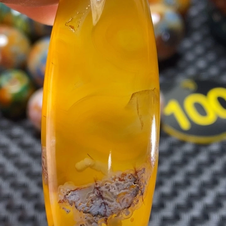 এ***:玛瑙/玉髓未镶嵌颈饰