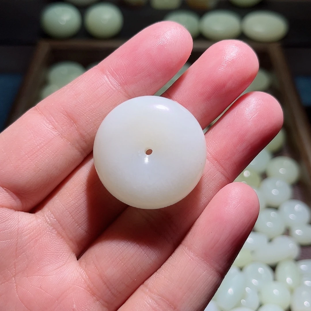 *****和田玉未镶嵌颈饰