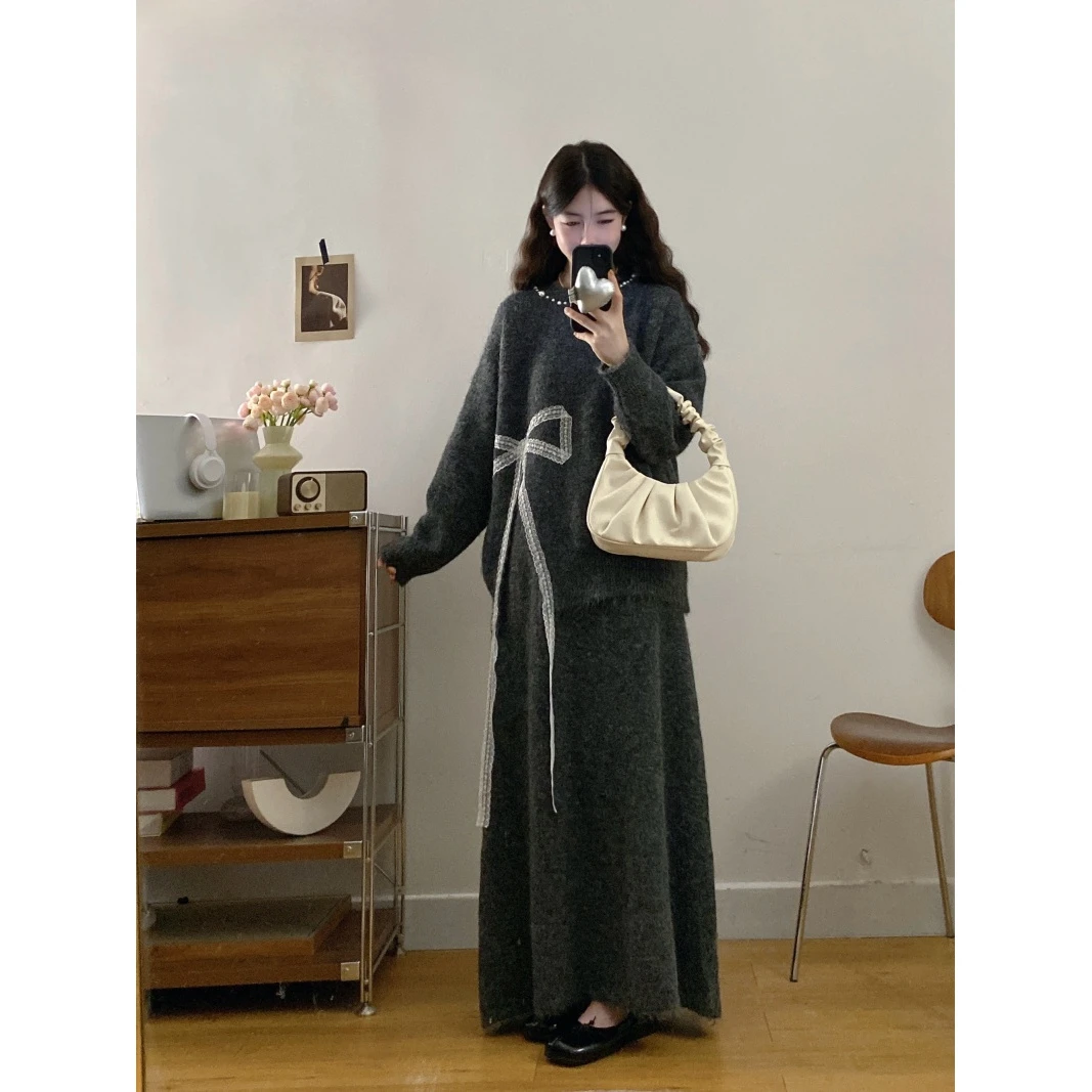 大码女装胖mm秋冬新款韩系蝴蝶结设计毛衣上衣显瘦针织半身裙套装