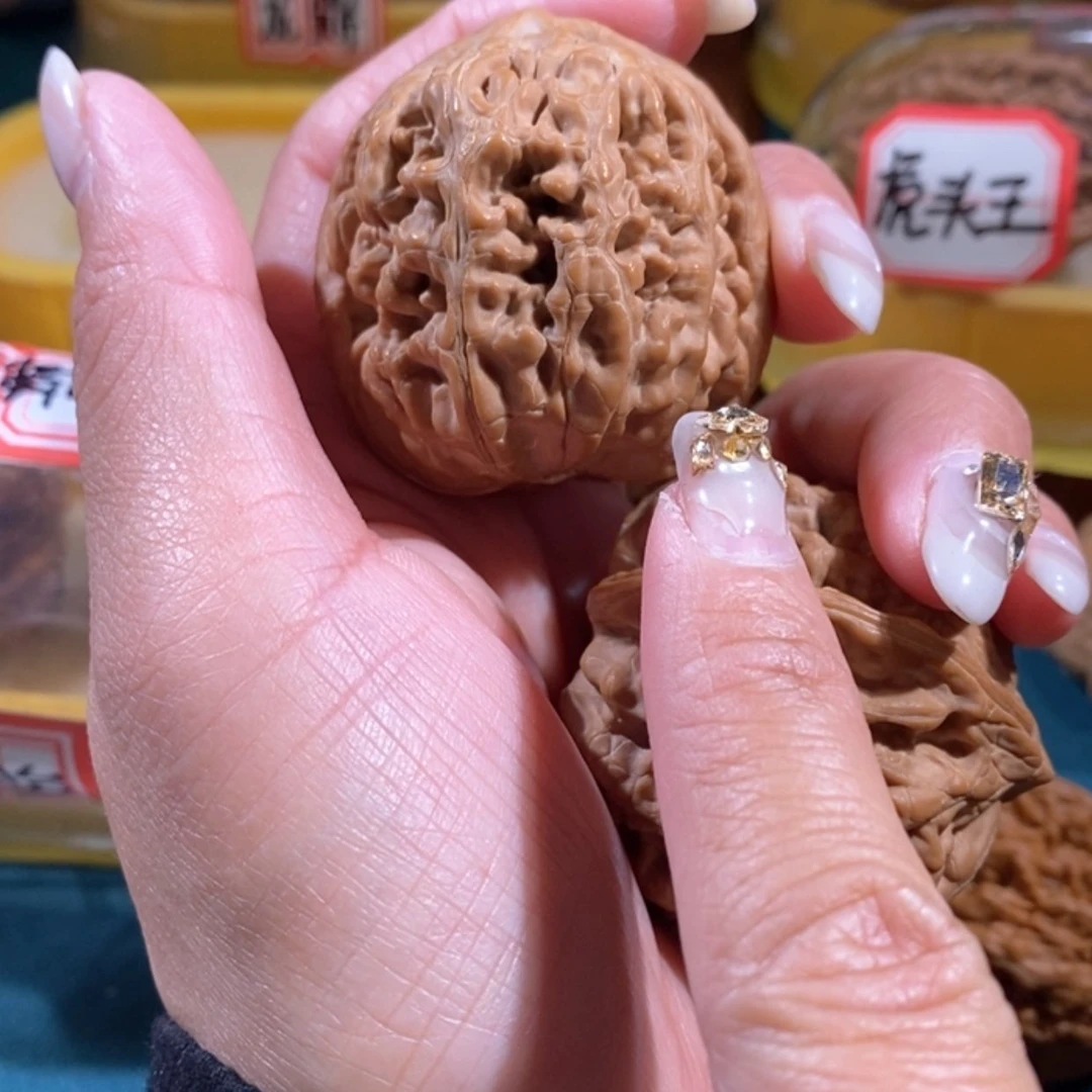 【闪购商品】文玩核桃吊坠刘*凤凰台