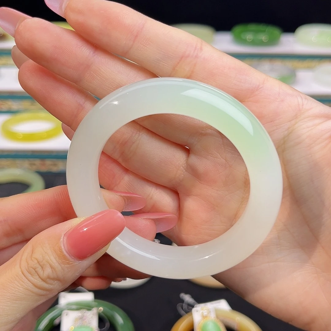 未镶嵌手镯和田玉白翠