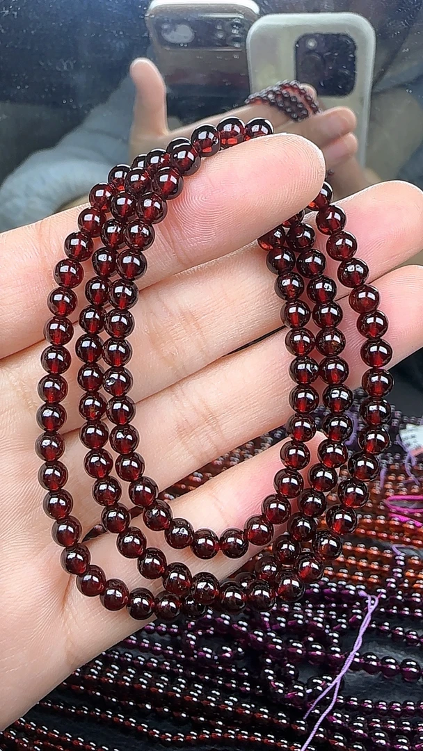 天然巴西酒红石榴石三圈4.7mm手链  9a