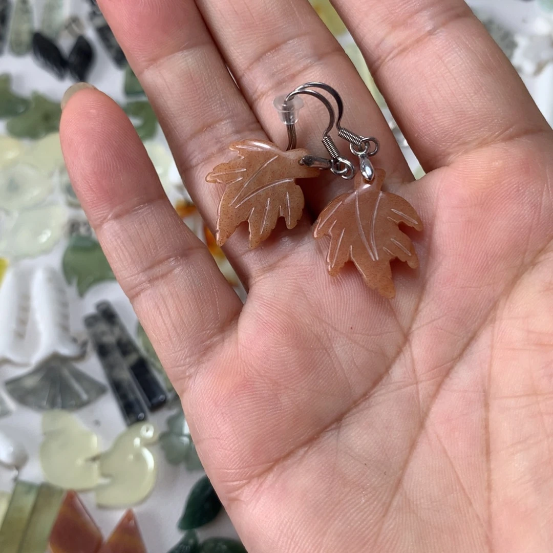 鸽***9蛇纹石玉未镶嵌耳环