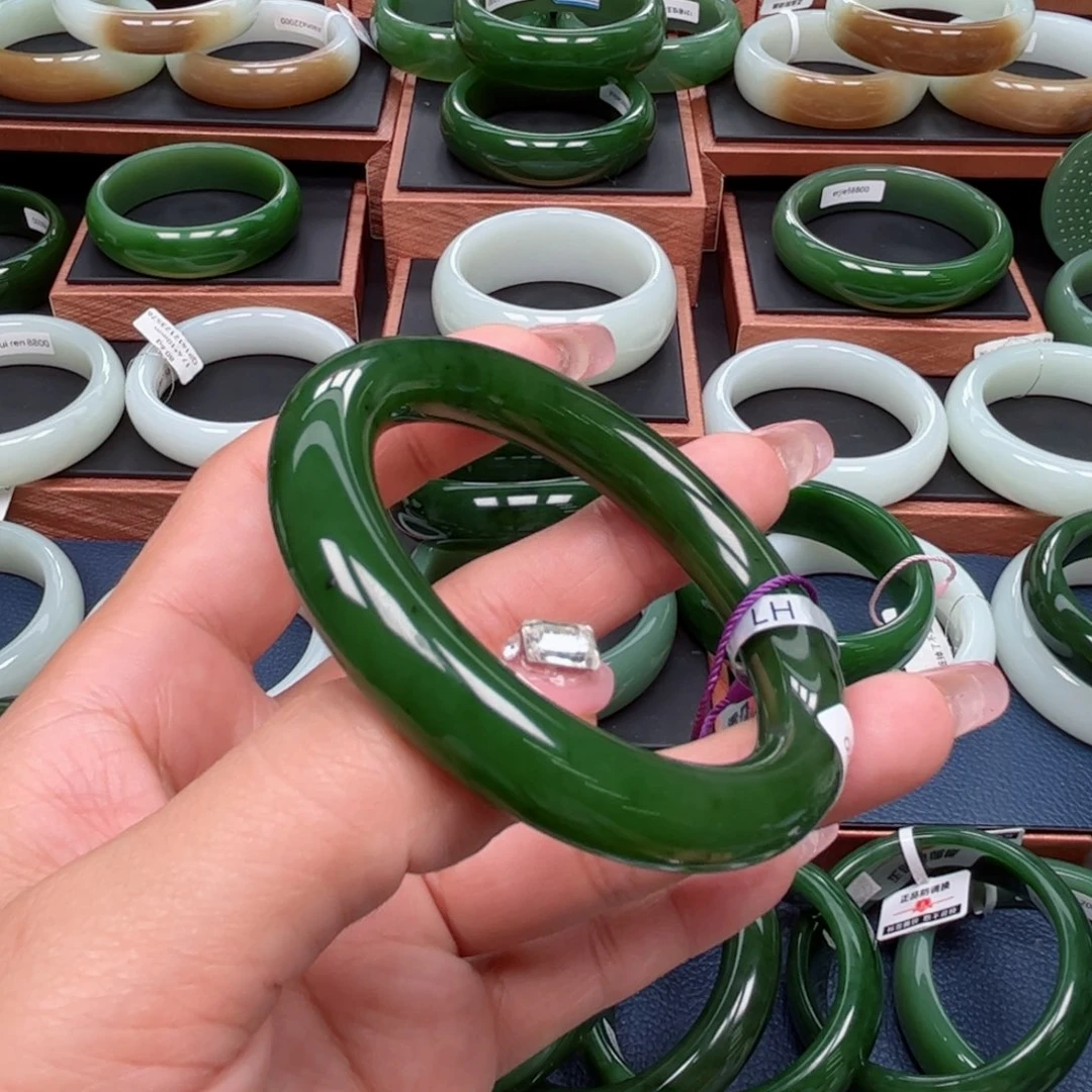 未镶嵌手镯和田玉（碧玉）