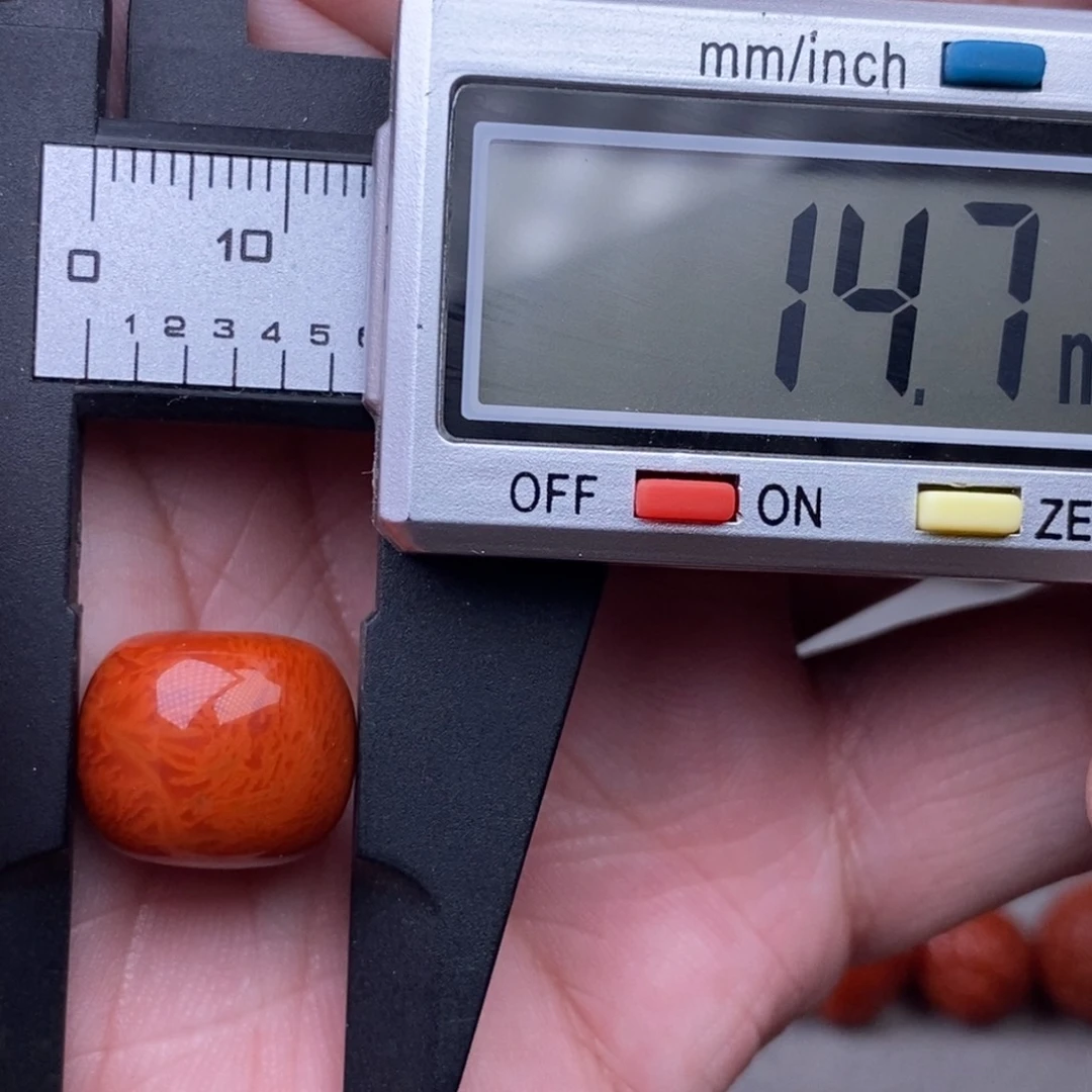 南红玛瑙配饰未镶嵌有瑕疵