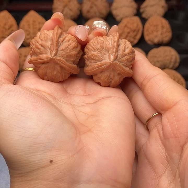 文玩核桃吊坠石门三棱