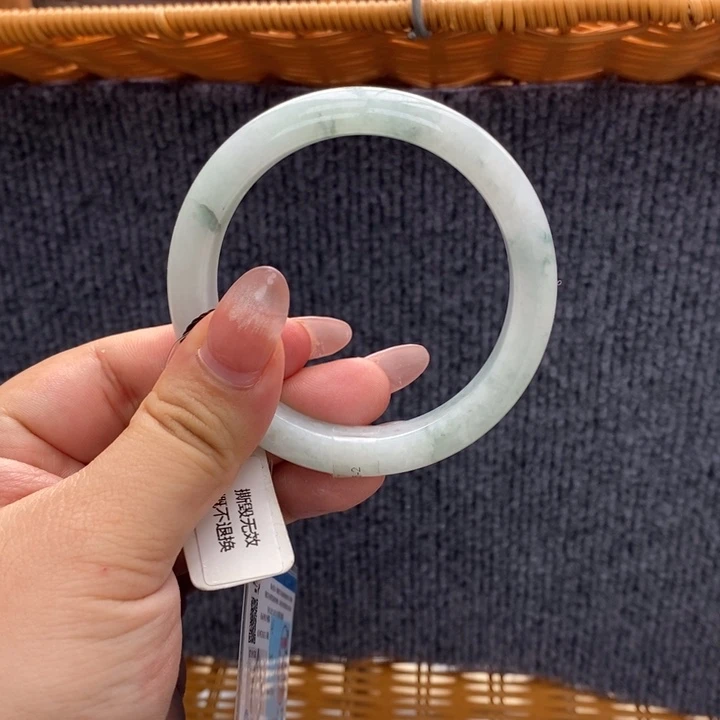 翡翠手镯未镶嵌深****心5758口