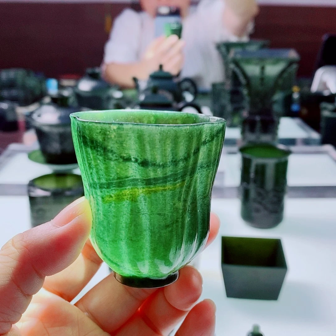 未镶嵌和田玉（青玉）摆件微瑕裂