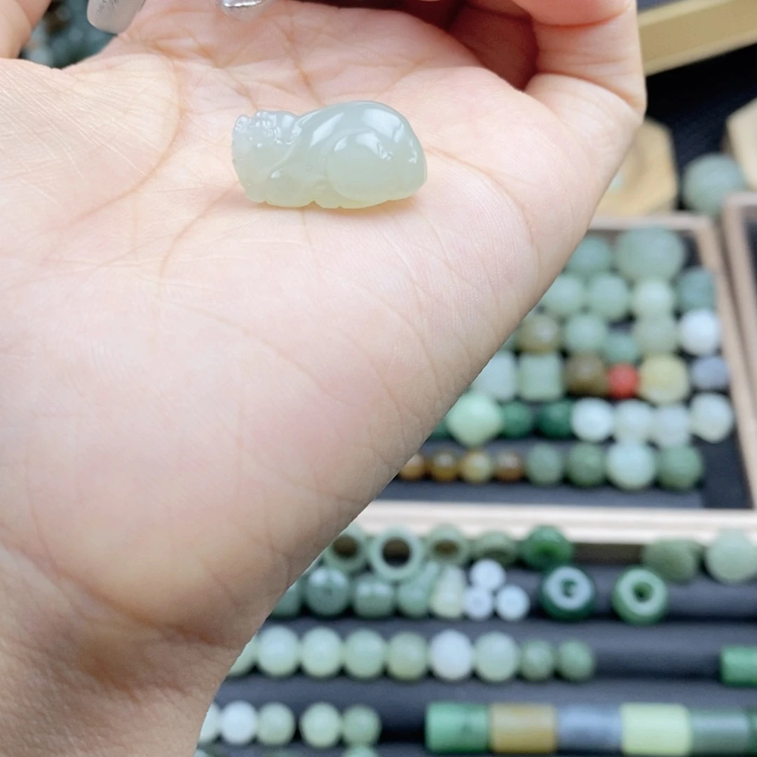 和田玉（糖玉）颈饰未镶嵌